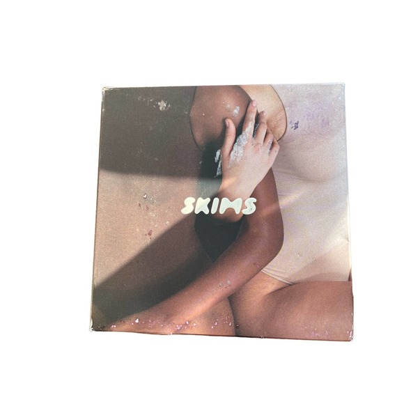 SKIMS ESSENTIAL MOCK NECK SLEEVELESS BODYSUIT, Size L/XL, Color Onyx - Picture 3 of 6